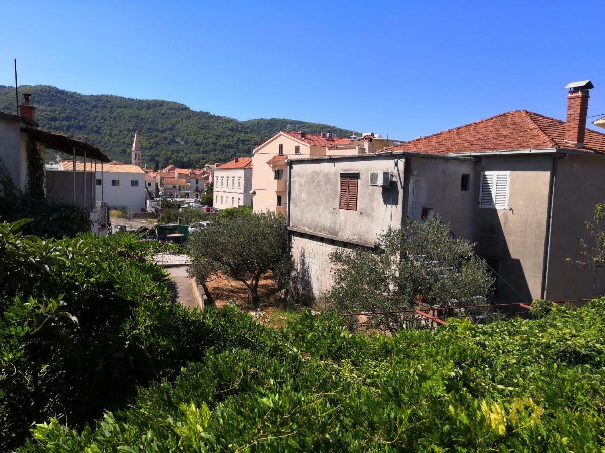 Srhoj Apartmán Stari Grad (Hvar)